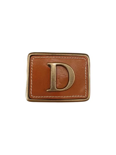 Hebilla inicial relieve D