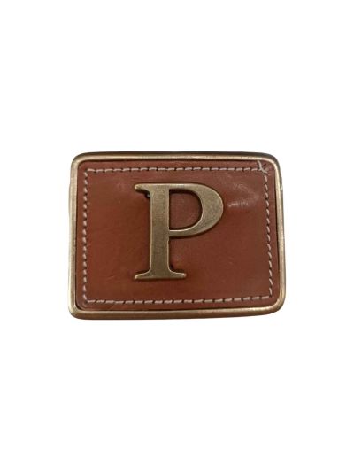 Hebilla inicial relieve P