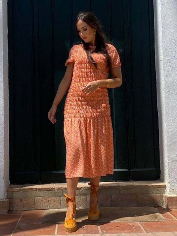 Vestido midi cuerpo panal coral y amarillo