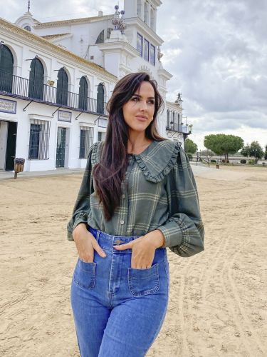 Blusa verde y dorada cuello bebé