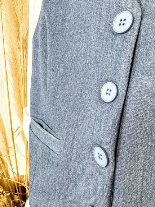 Chalequillo clásico gris azulado