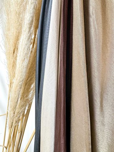 Falda raso color crudo 2