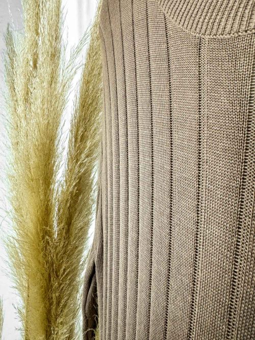 Vestido largo punto canalé calado