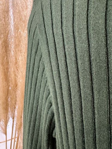 Jersey verde cuello alto 2