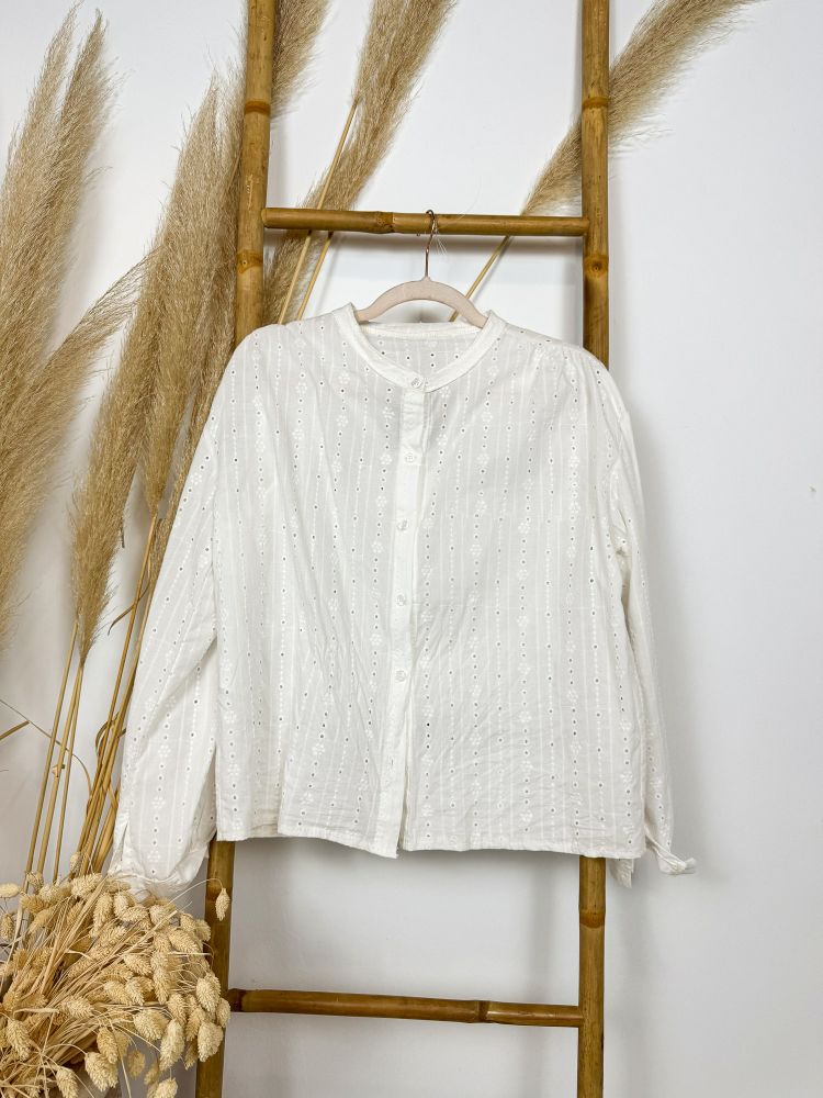 Blusa blanca perforada