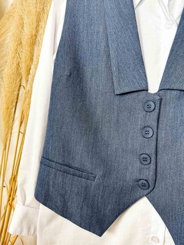 Chalequillo azul cuello cuadrado 2