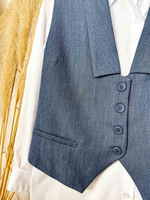 Chalequillo azul cuello cuadrado