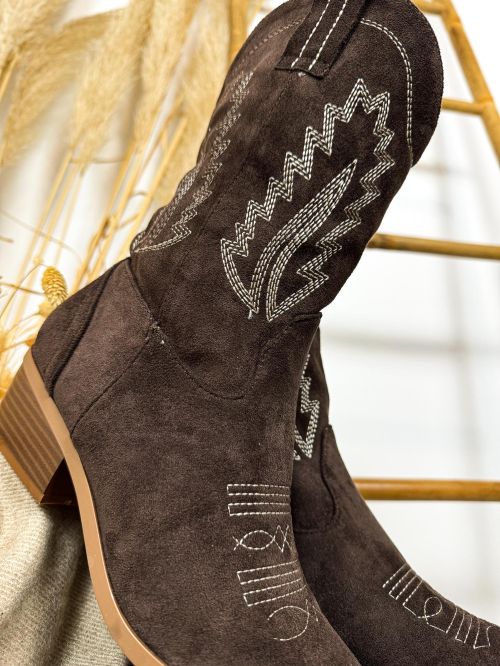 Bota cowboy intermedia marrón chocolate