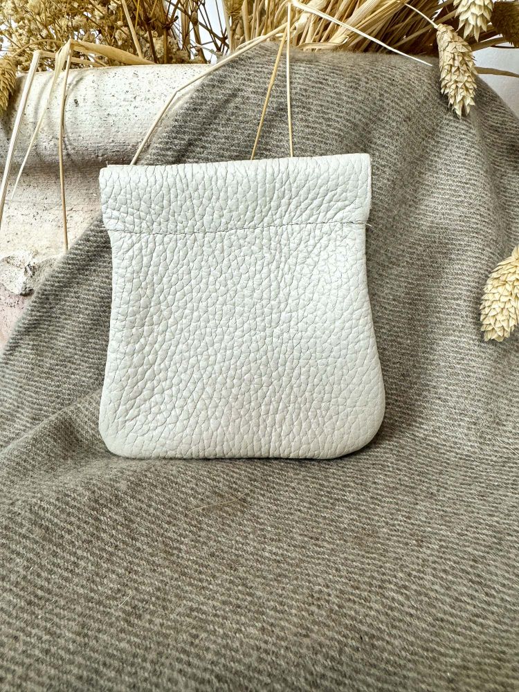 Mini monedero de piel beige