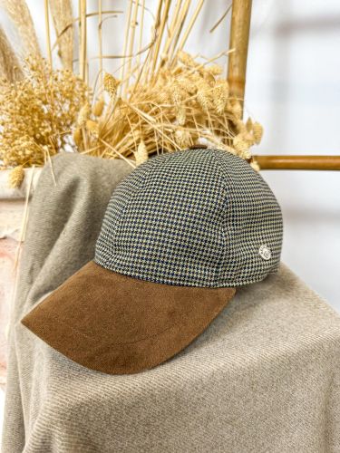 Gorra de visera combinada