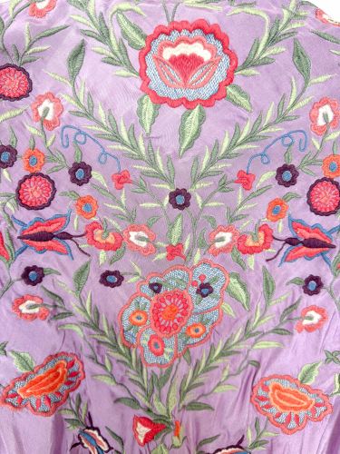 Mantón Victoria malva 2