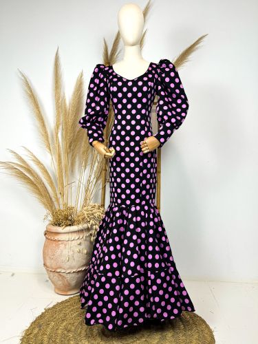 Traje de flamenca sirena negro con lunar mediano fucsia