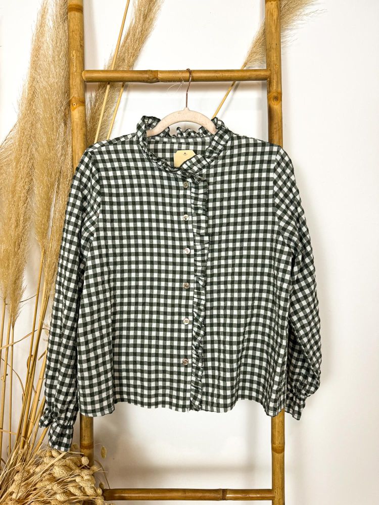 Camisa vichy verde remate volante