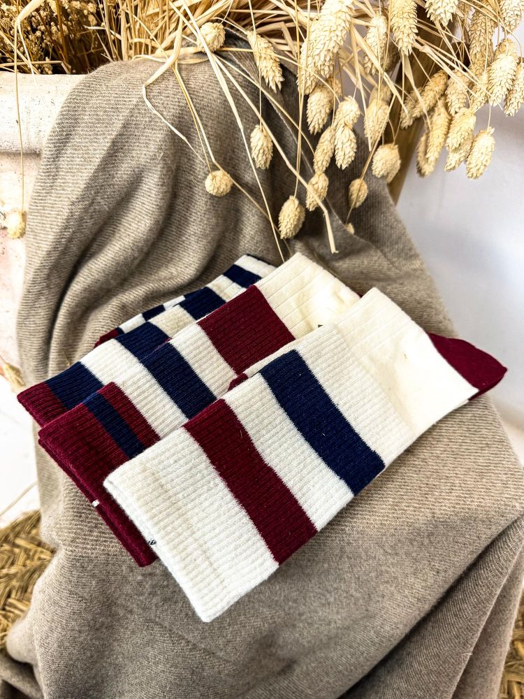 Calcetín alto rayas burdeos Calcetín alto rayas burdeos