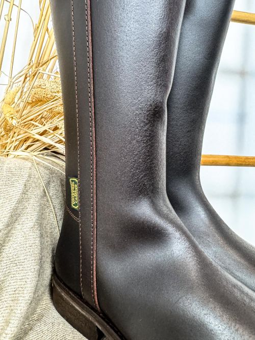 Boto de piel castaña clásica elástica modelo 273-LU