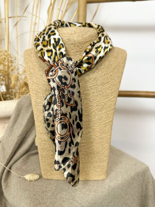 Pañuelo seda leopardo dorado y marrón