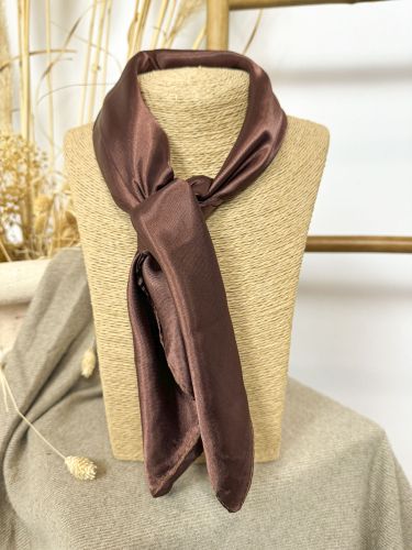 Pañuelo seda 70x70 marrón chocolate