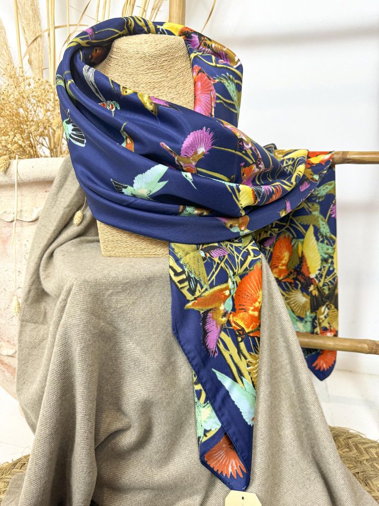 Pañuelo 125x125 cm azul estampado...