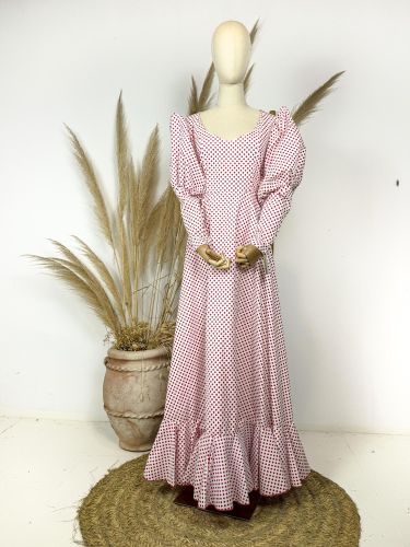 Traje de flamenca de capa blanco con lunar pequeño rojo,...