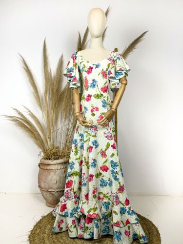 Traje de flamenca de nesgas color blanco,estampado...