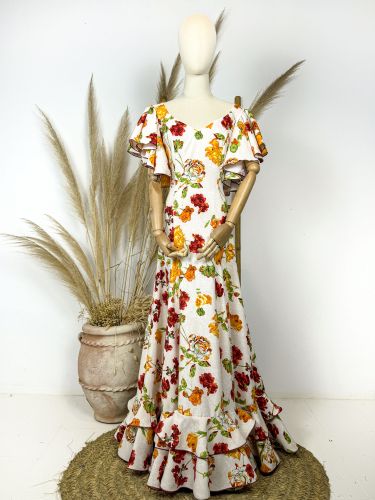 Traje de flamenca de nesgas color blanco,estampado...