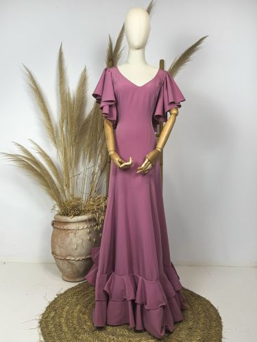 Traje de flamenca de nesgas color rosa palo con 2...