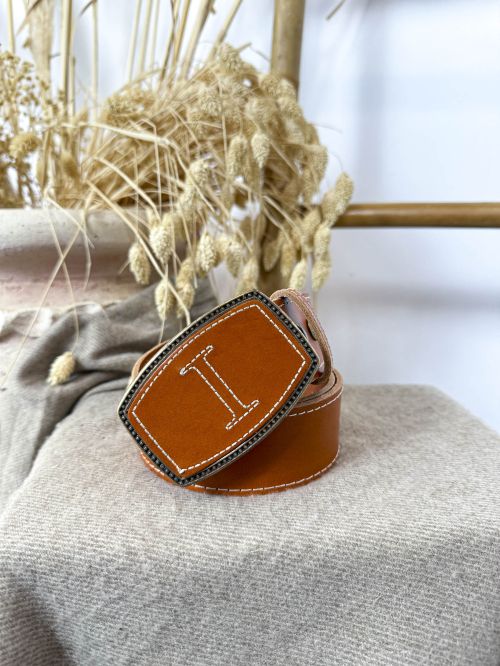 Hebilla rectangular inicial bordada I