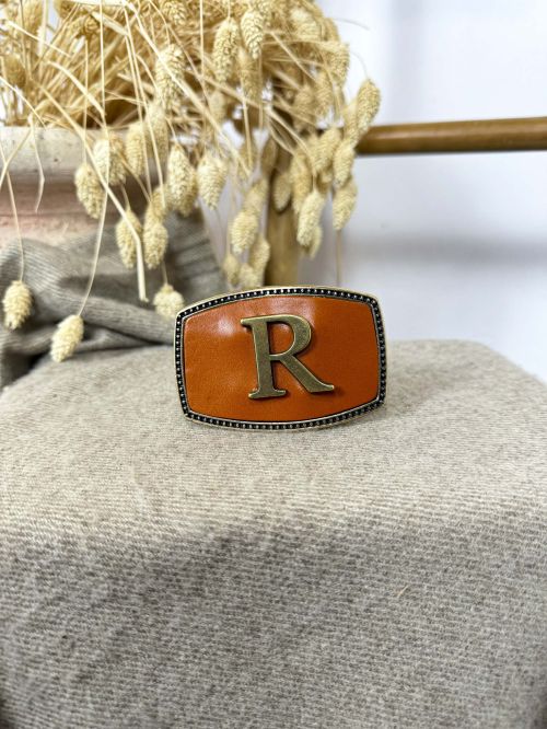 Hebilla rectangular inicial relieve R