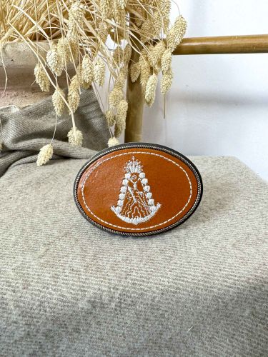 Hebilla ovalada bordado virgen del Rocío