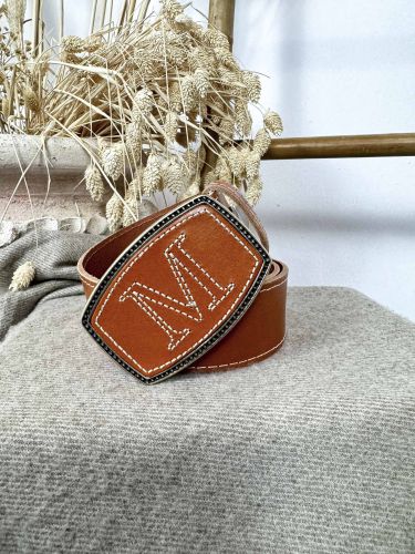 Hebilla rectangular inicial bordada M 2