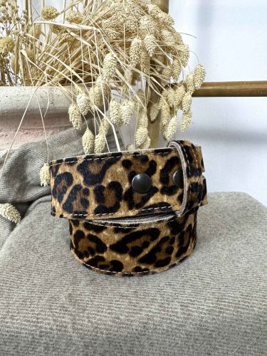 Piel pelo potro leopardo