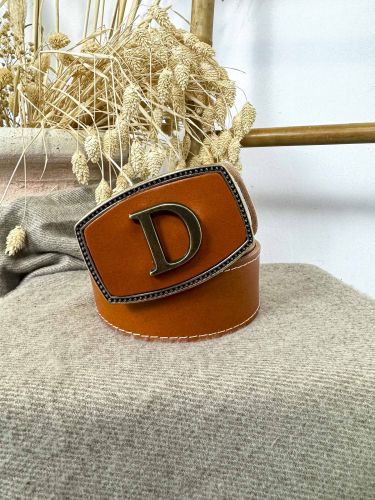 Hebilla rectangular inicial relieve D 2