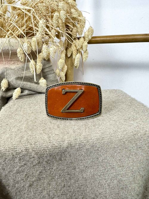 Hebilla rectangular inicial relieve Z