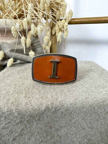 Hebilla rectangular inicial relieve I