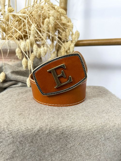 Hebilla rectangular inicial relieve E