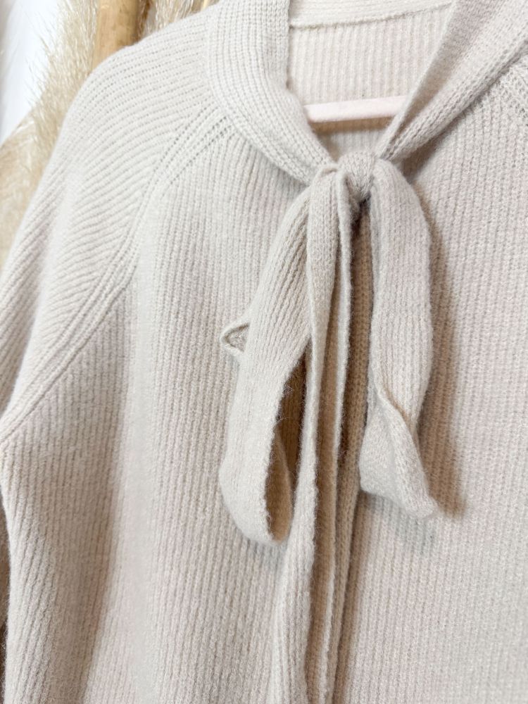 Jersey beige con lazada
