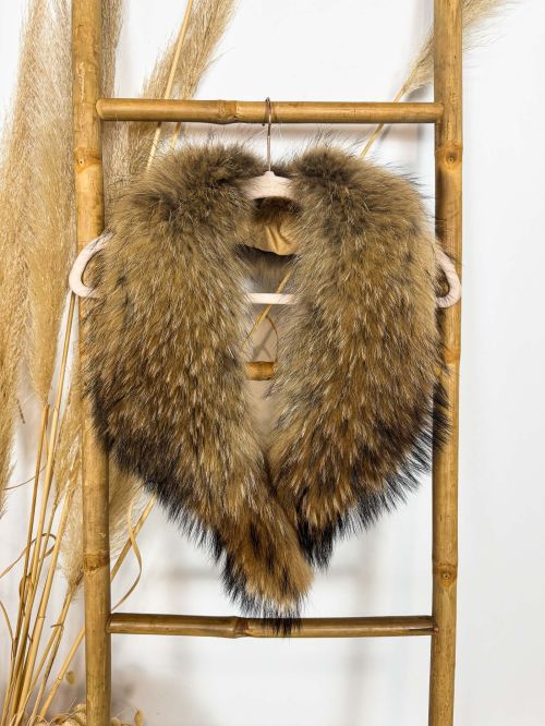 Cuello largo de pelo natural