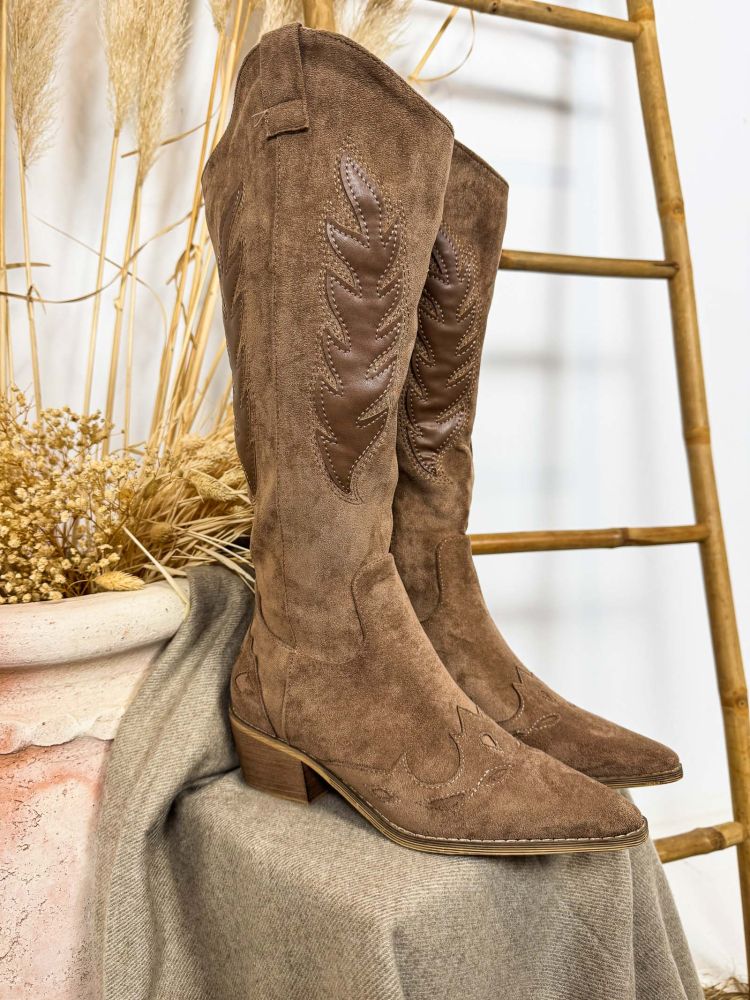 Bota cowboy caña media piel ante...