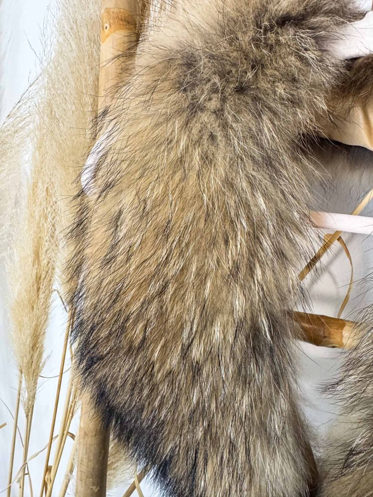 Cuello largo de pelo natural