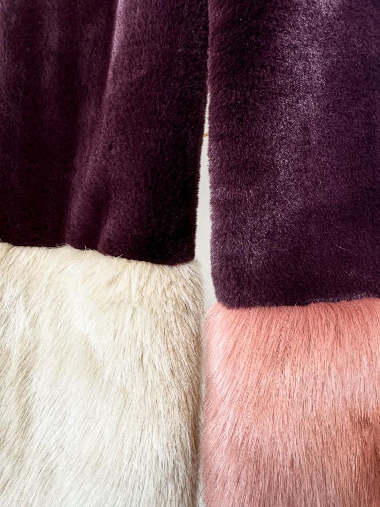 Bufanda tricolor de pelo rosa