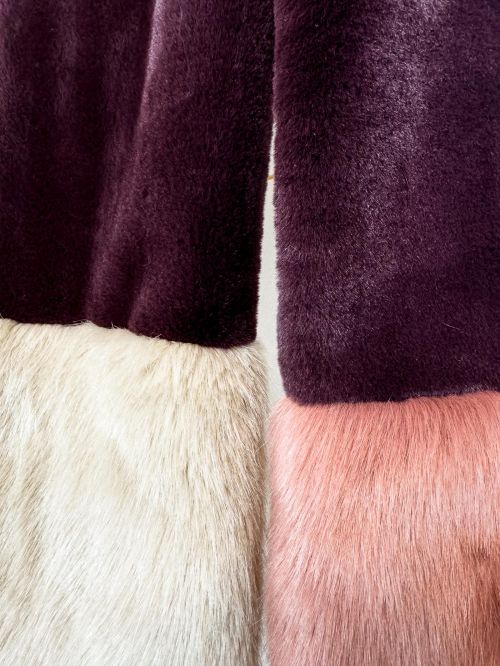 Bufanda tricolor de pelo rosa