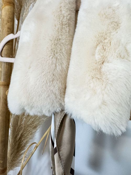 Cuellito de pelo blanco para pañuelo