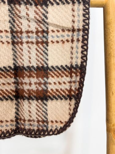 Mantoleta taupe cuadros canela, marrón y gris 2