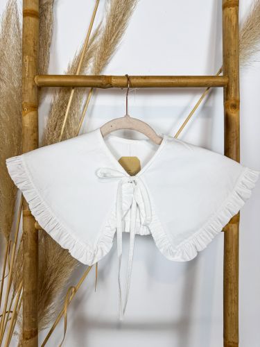 Cuello de camisa bebé blanco