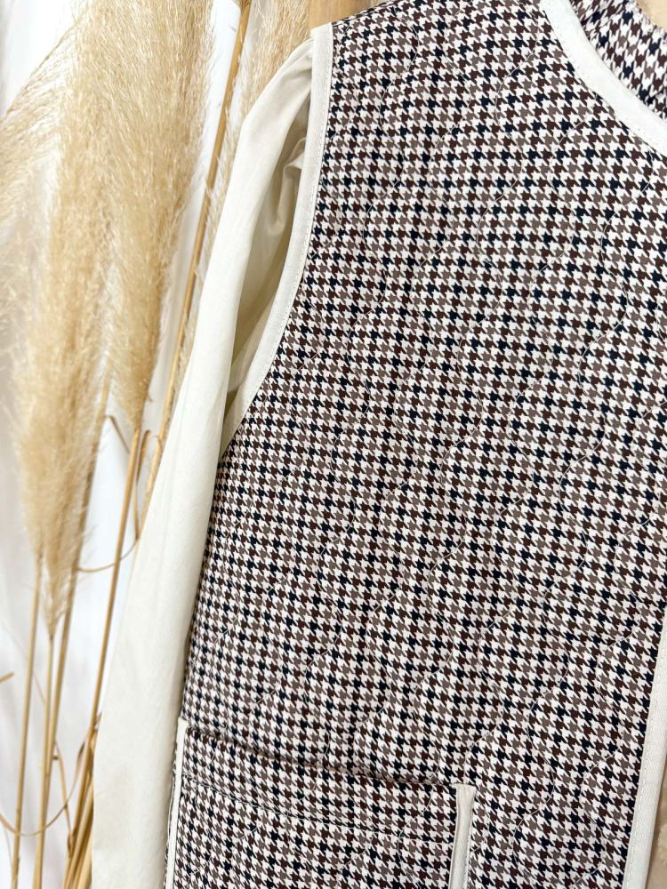 Chalequillo pata de gallo + blusa Chalequillo pata de gallo + blusa