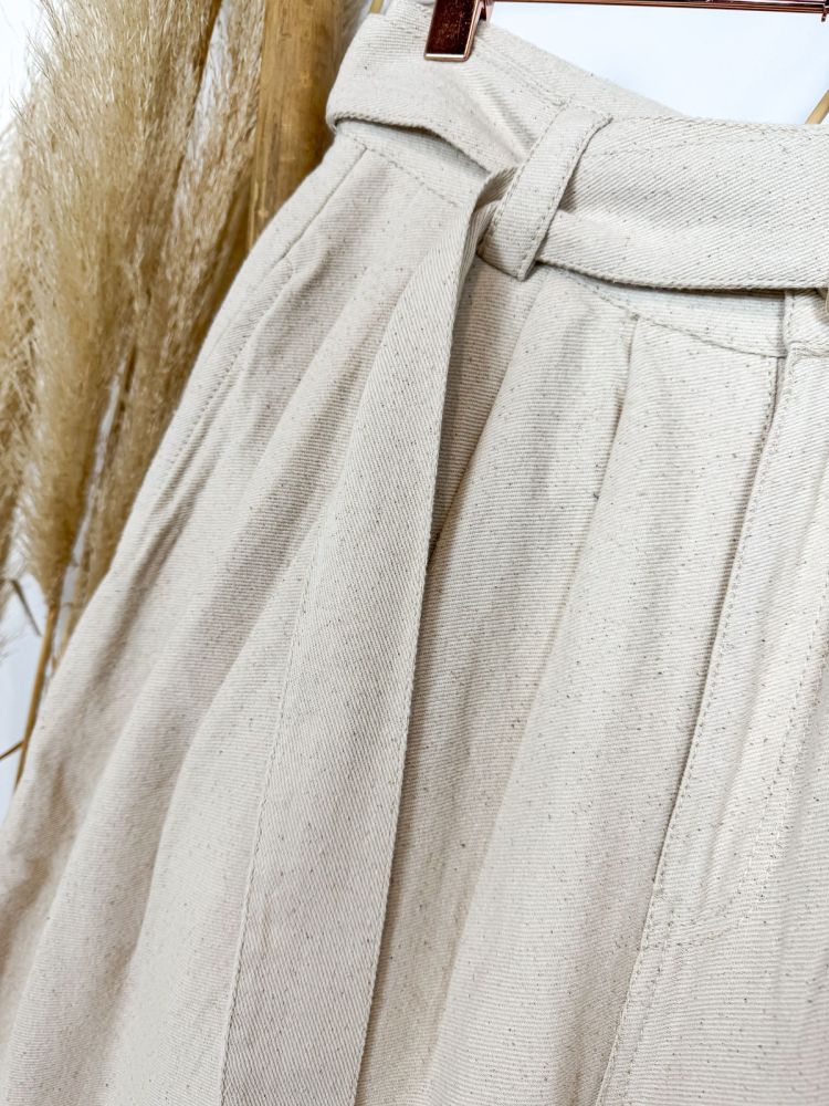 Vaquero palazzo perforado bajo