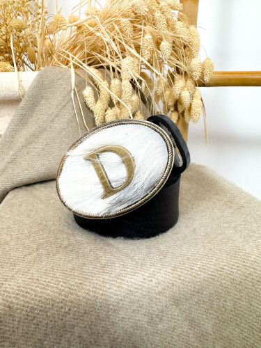 Hebilla olavada pelo largo inicial relieve D 2