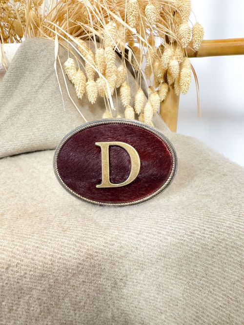 Hebilla ovalada pelo burdeos inicial chapa D