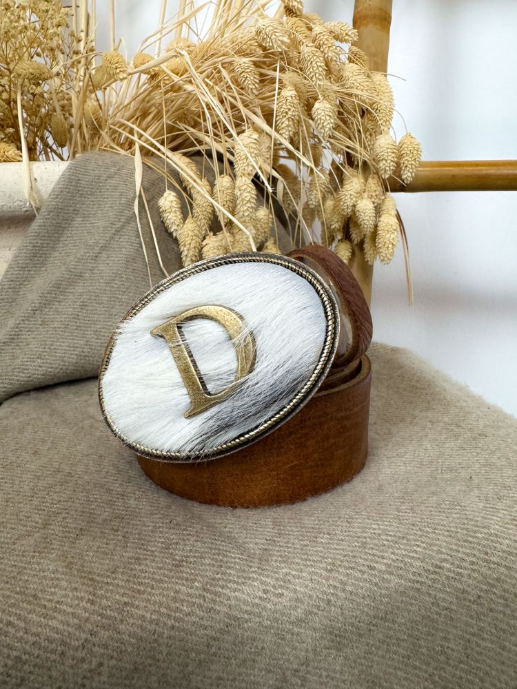 Hebilla olavada pelo largo inicial...