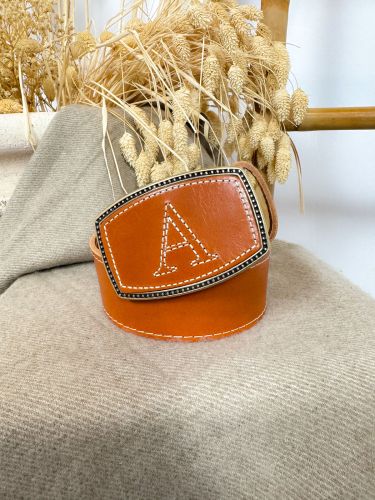 Hebilla rectangular inicial bordada A 2